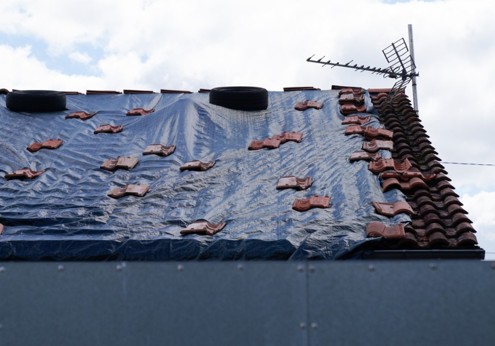Schadensbeseitigung an Haus und Dach